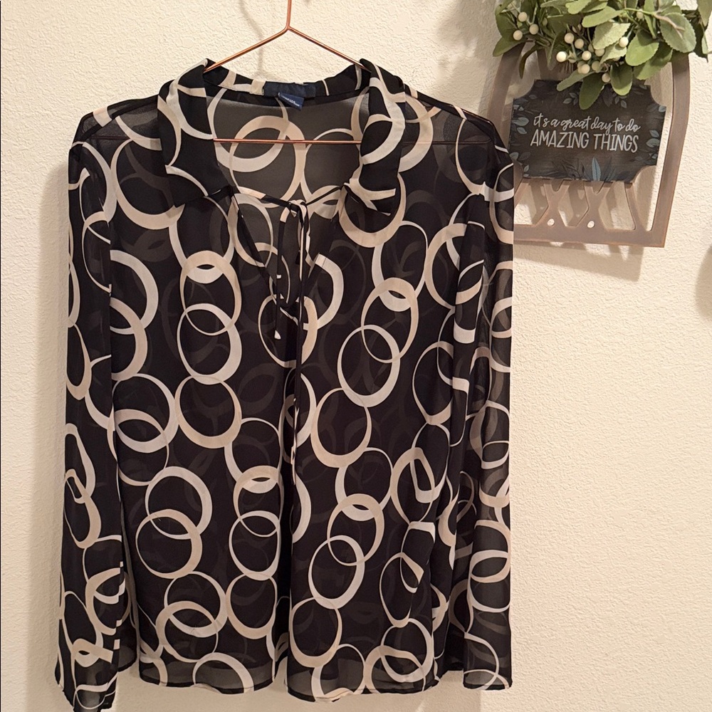 Chic Black and Cream Circle Pattern Blouse, 18/20